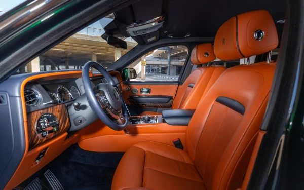  Green Rolls Royce Cullinan Photo 4